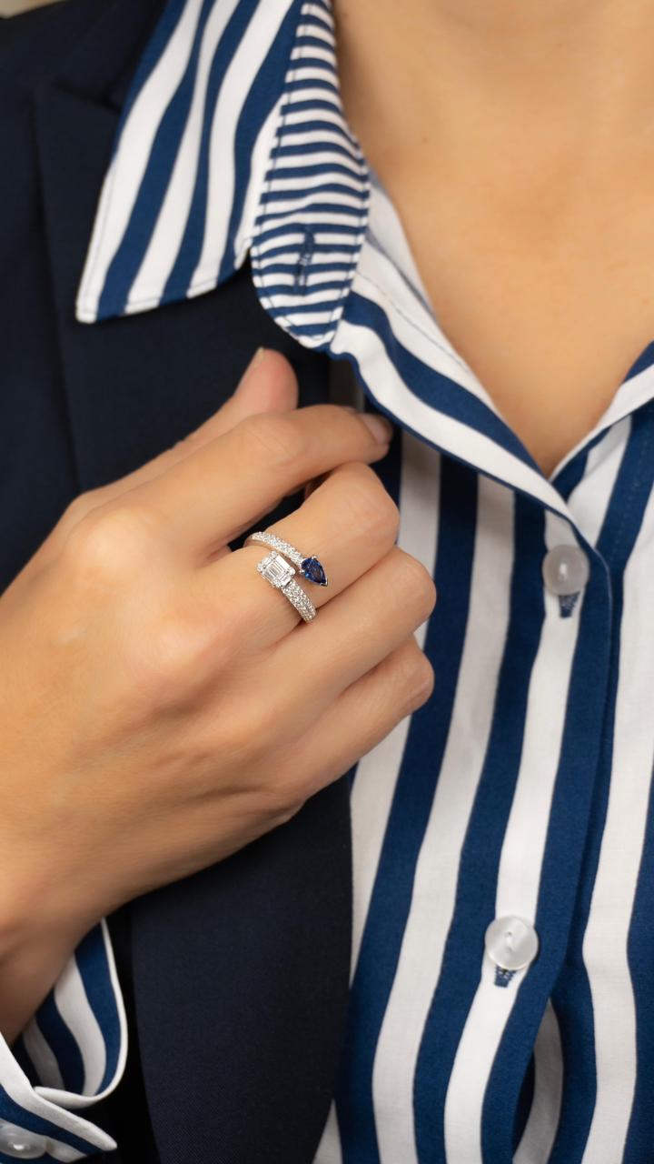 Anillo Zafiro con Diamantes