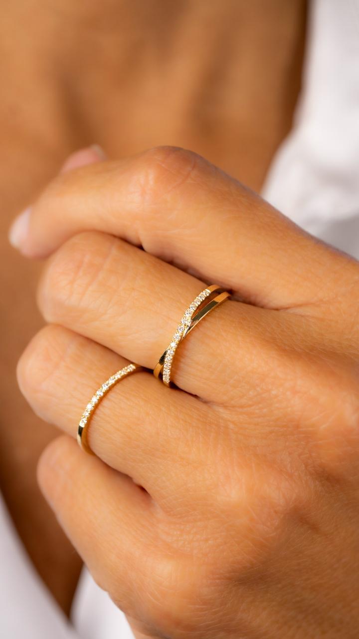 Cintillo Delgado con 10 Diamantes