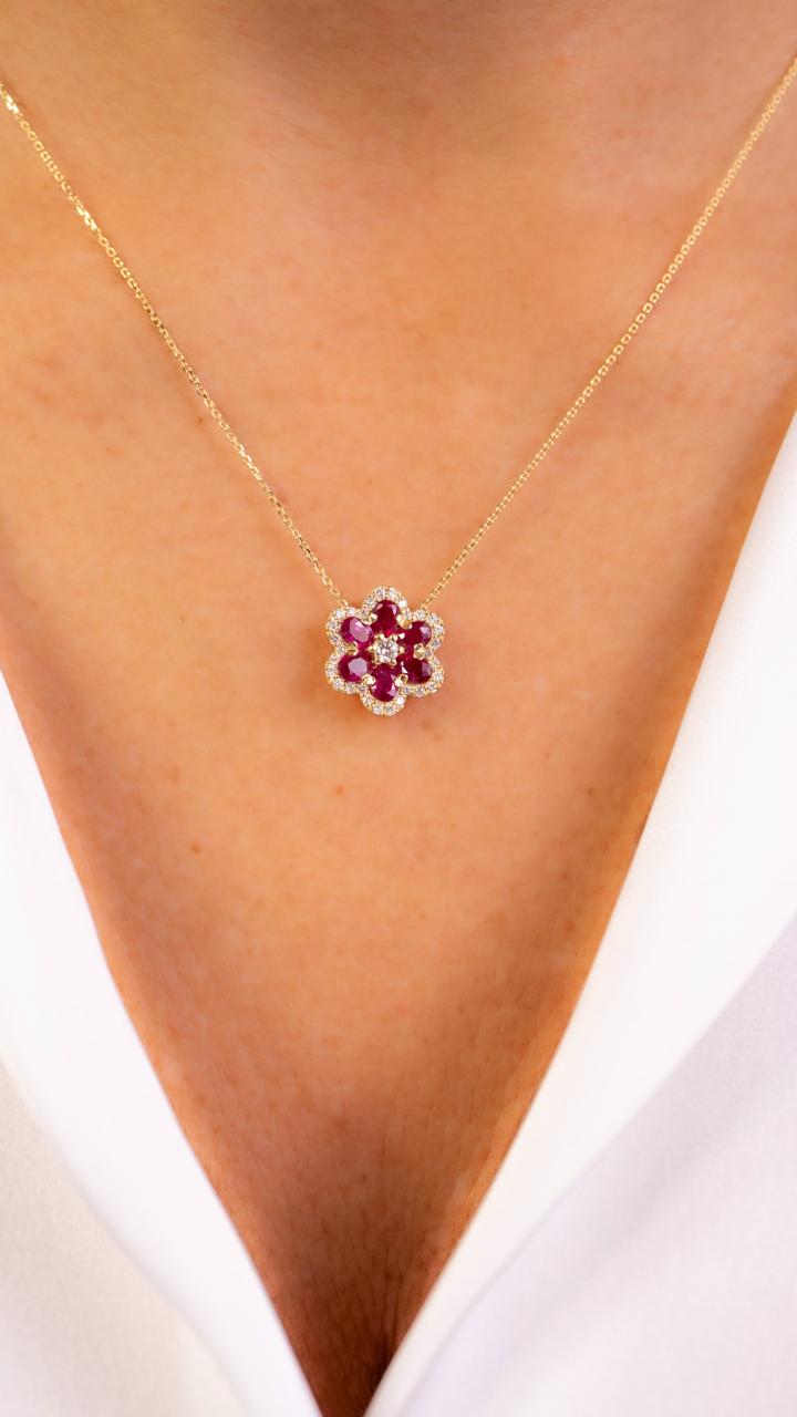Collar Flor Rubíes y Diamantes