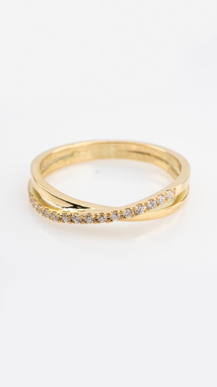 Anillos de Cintas Cruzadas
