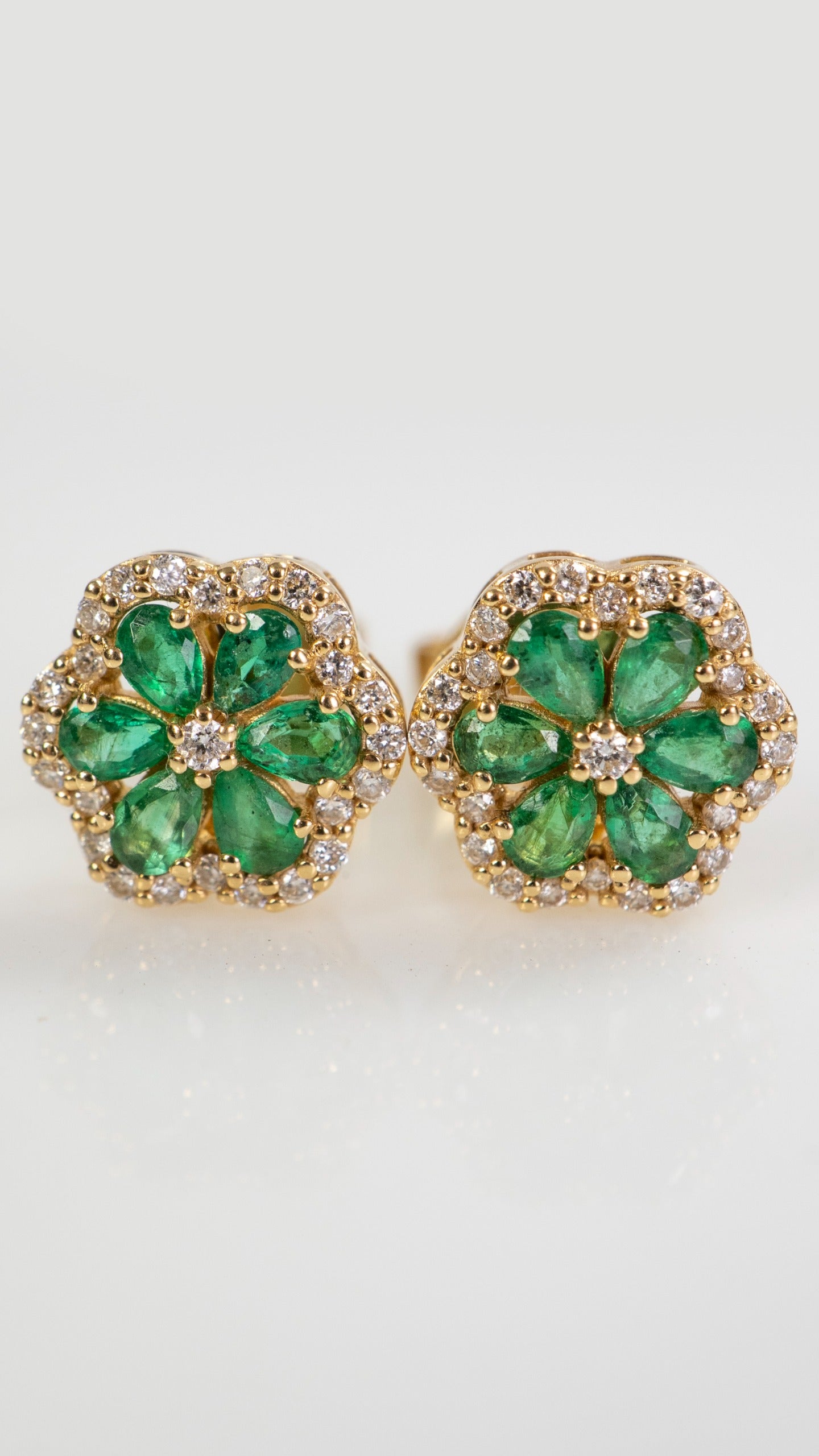 Aretes flor esmeralda