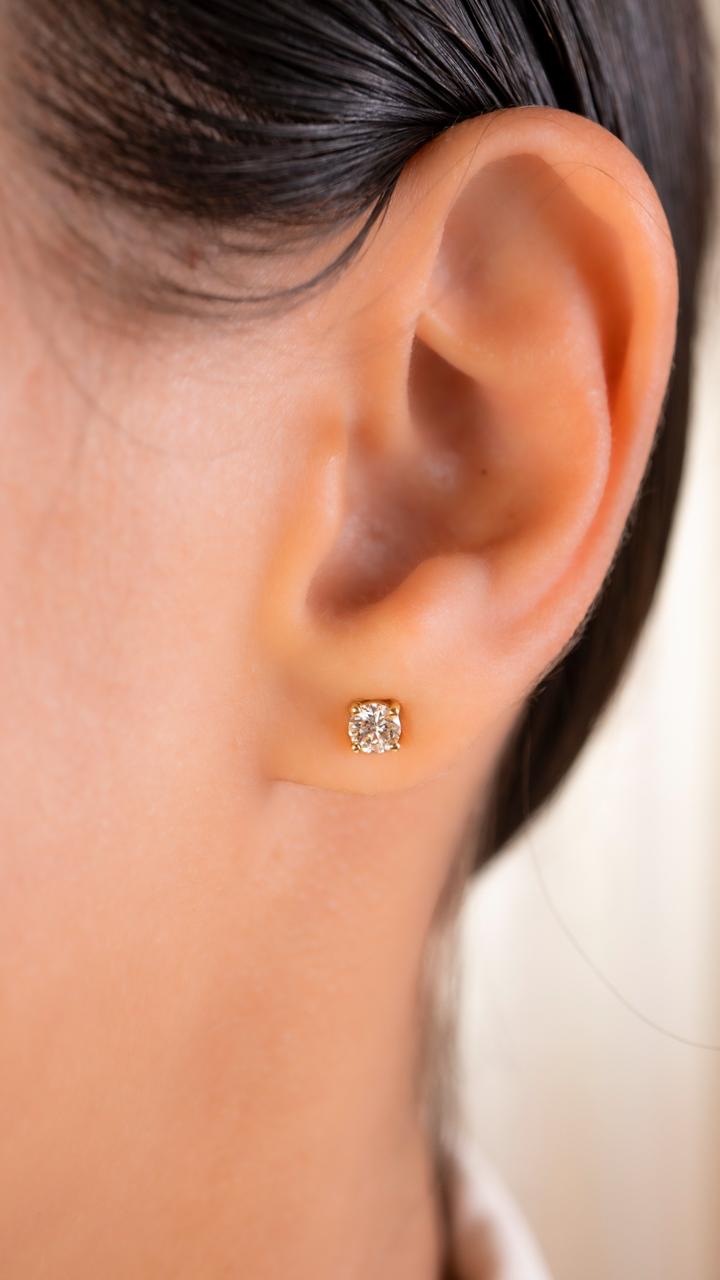 Aretes solitario de Diamates