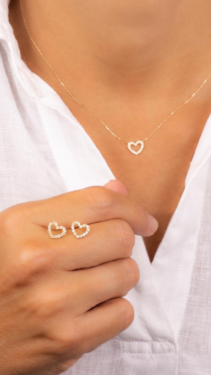 Aretes de Corazón Calado