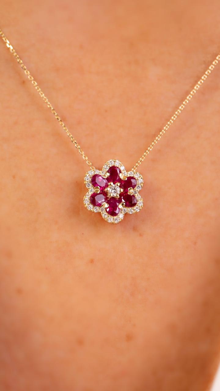 Collar Flor Rubíes y Diamantes