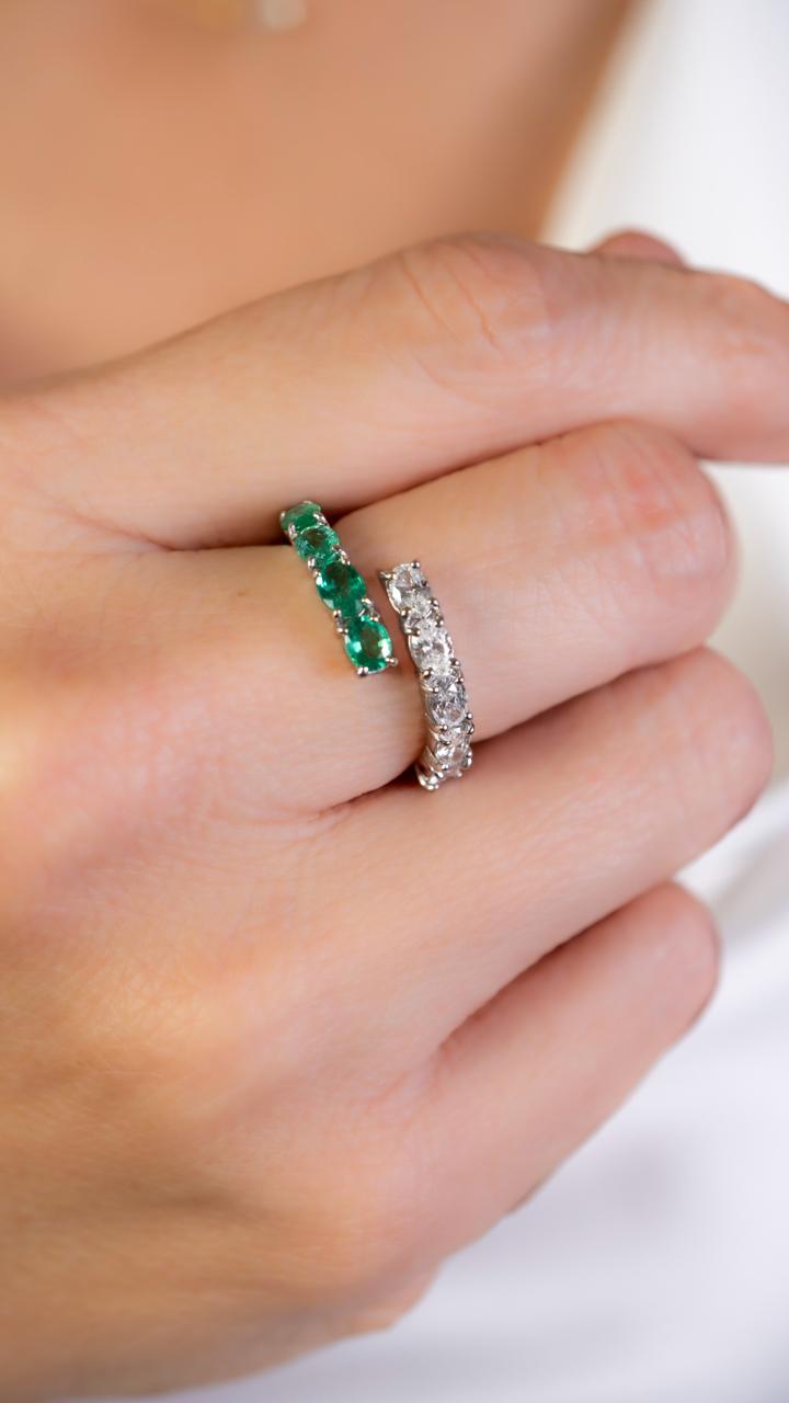 Anillo de Esmeralda con Diamantes